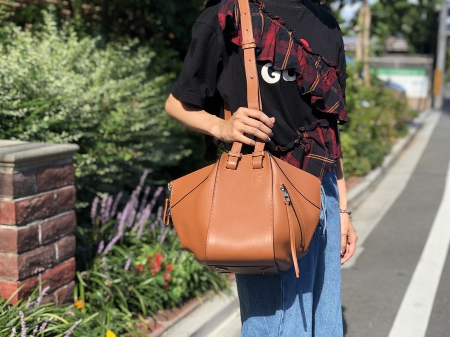 LOEWE/ロエベ】よりハンモックスモールバッグが買取入荷致しました