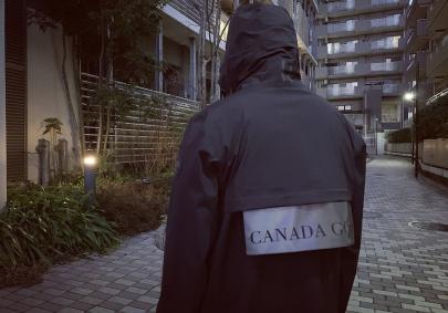 「インポートブランドのCANADA GOOSE 」