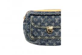 「ラグジュアリーブランドのLOUIS VUITTON 　 」