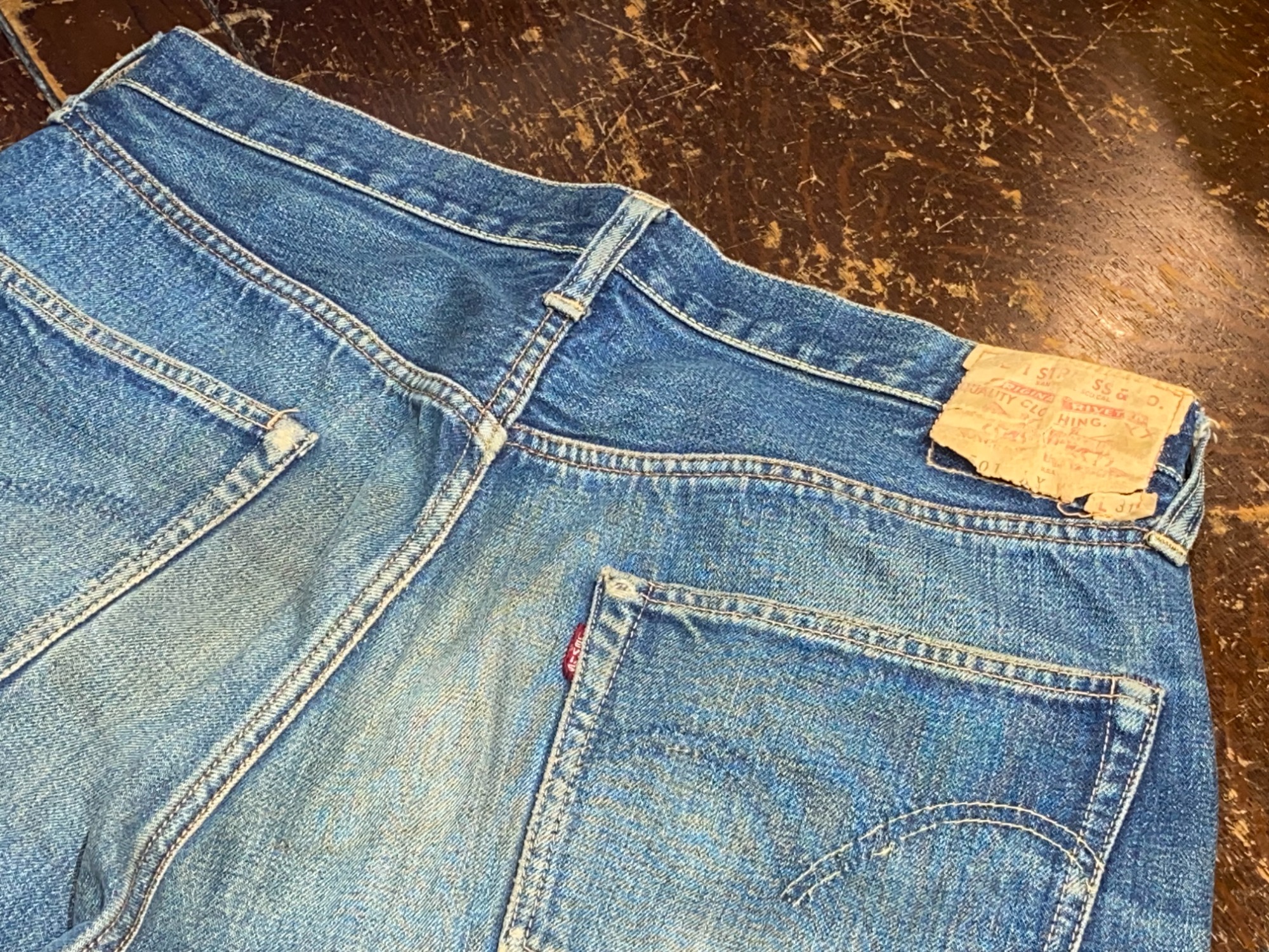 LEVI`S/リーバイス】よりヴィンテージデニムパンツ 501XX が買取