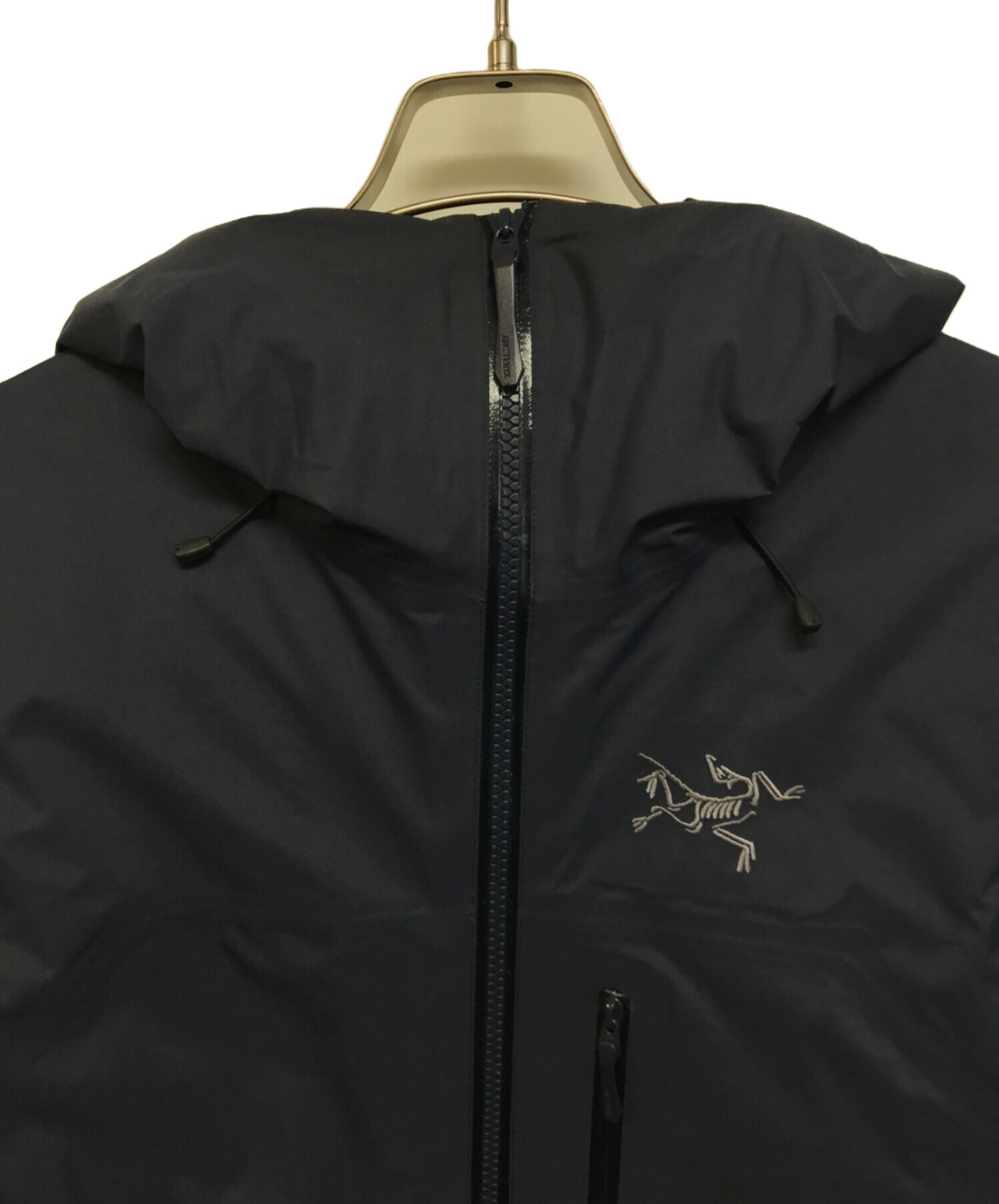 ARC'TERYX / アークテリクス】BETA INSULATED JACKET M | 冬の街に