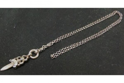 ダガーのネックレス