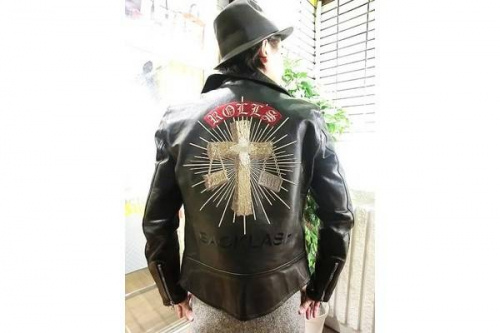 ライダースジャケットのデニムシャツ