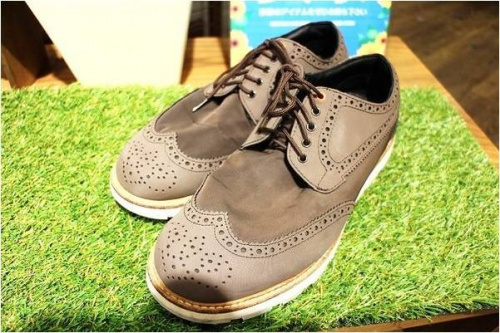 スイムズのシューズ