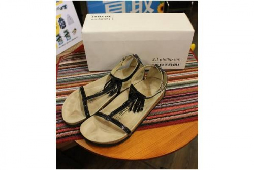 レディースのシューズ