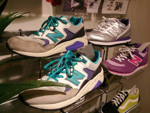 シューズ・バッグのスニーカー