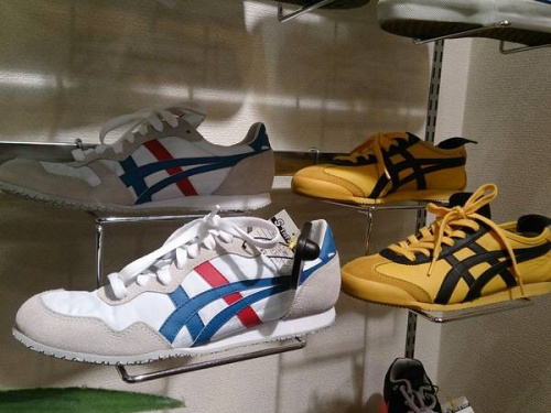 スニーカーのニューバランス