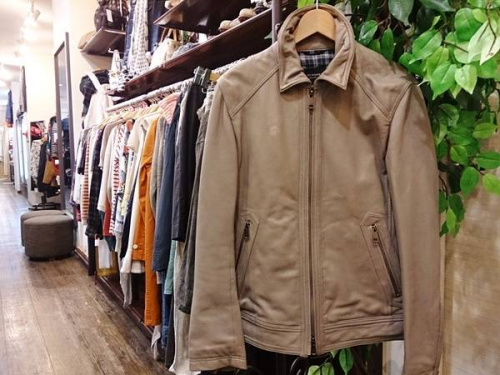 メンズのトップス