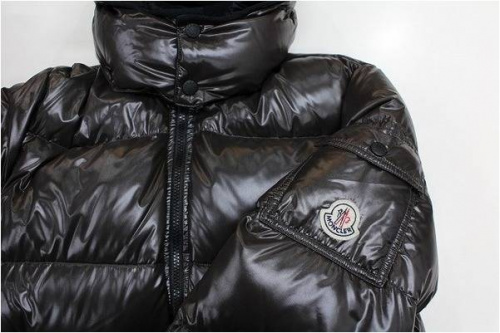 トップスのダウンジャケット