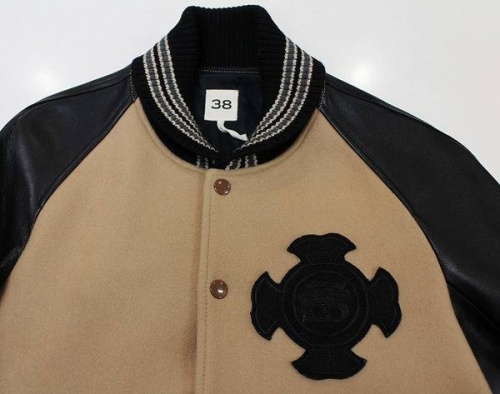 トップスのスタジアムジャンパー