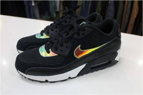 スニーカーのナイキ