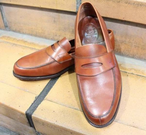 クロケットジョーンズのローファー