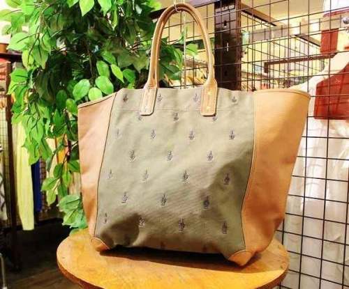 アンダーカバーのトート