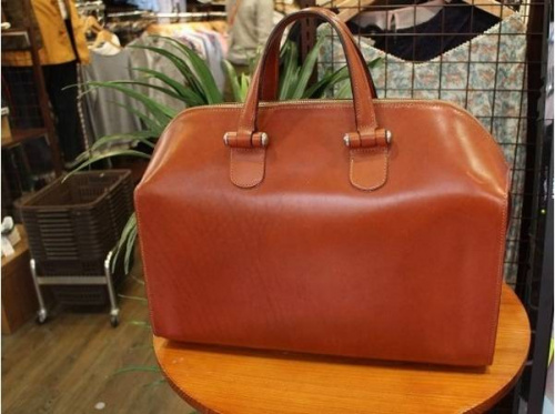 メンズのバッグ