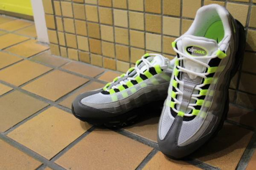 スニーカーの調布