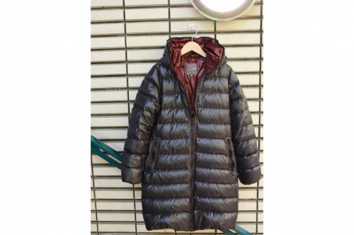 コートのDUVETICA