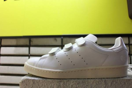 コラボのスニーカー