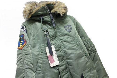 リサイクルショップの古着