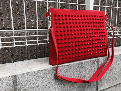 クラッチバッグのDIAVEL