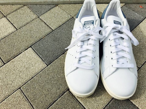 シューズ・バッグのスニーカー