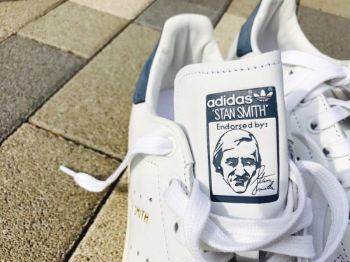 アディダスのadidas