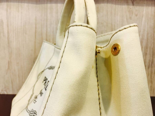トートバッグのPRADA