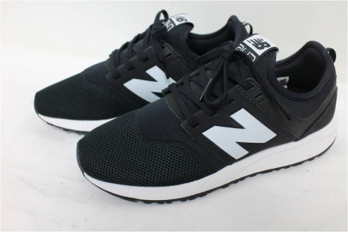 シューズ・バッグのスニーカー