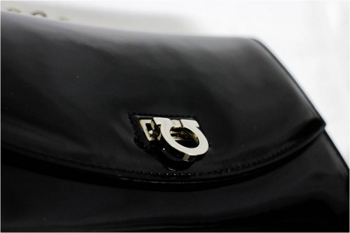 バッグのフェラガモ