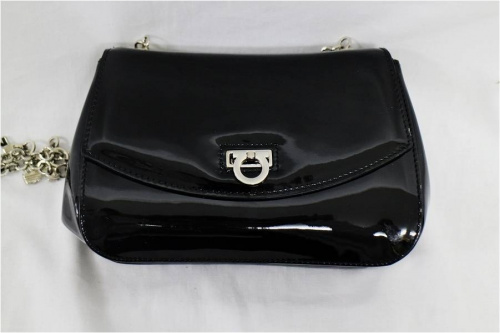 フェラガモのチェーン