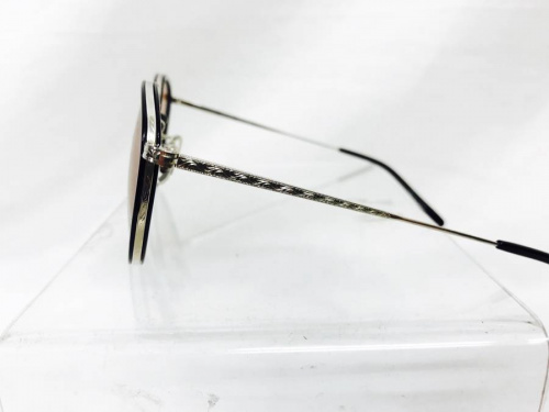 サングラスのオリバーピープル