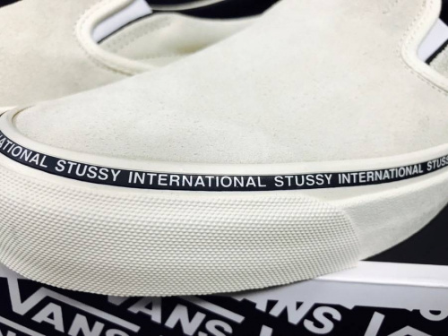 スニーカーのVANS