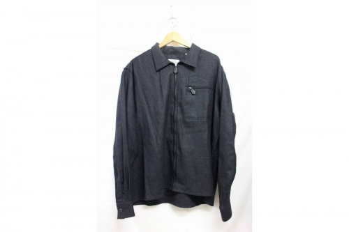 トップスのブルゾン