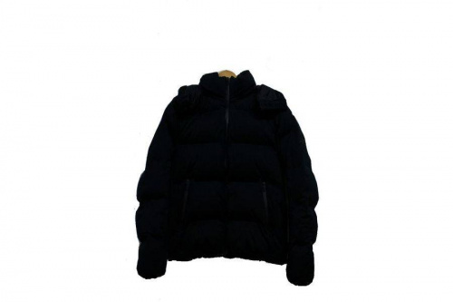 トップスのダウンジャケット