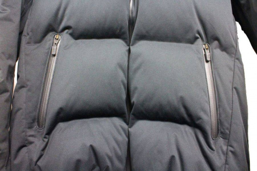 ダウンジャケットのDESCENT