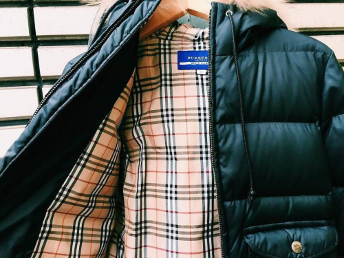 バーバリーのBURBERRY BLUE LABEL