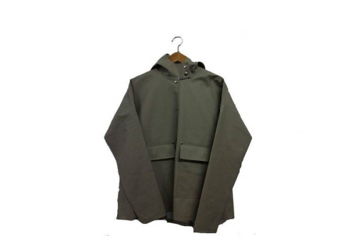レインコートのSTUTTERHEIM