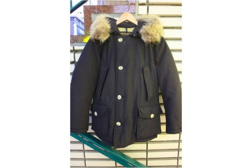 トップスのダウンジャケット