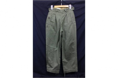 ボトムスのカーゴパンツ