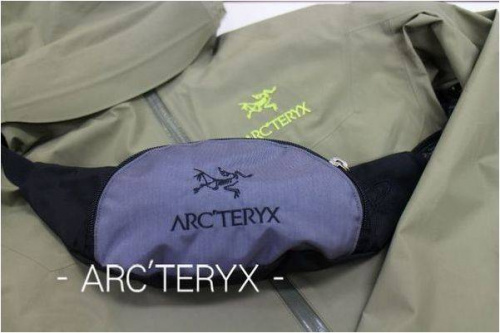 メンズのトップス