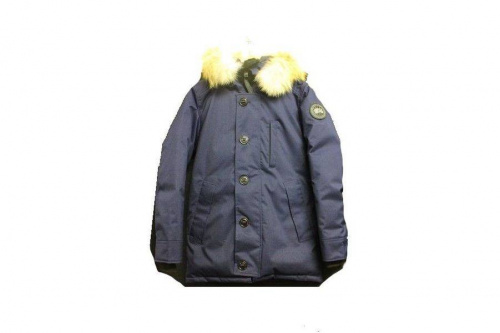 トップスのダウンジャケット