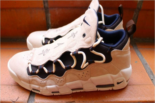 スニーカーのNIKE