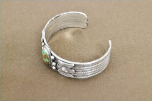 HOZHOのターコイズブレスレット