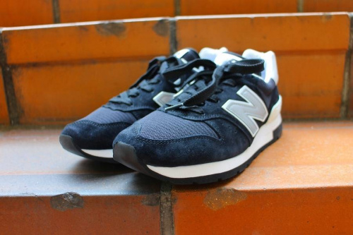 スニーカーのNEW BALANCE