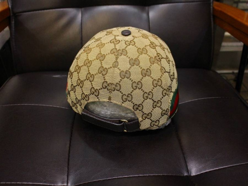 LOUIS VUITTONのGUCCI