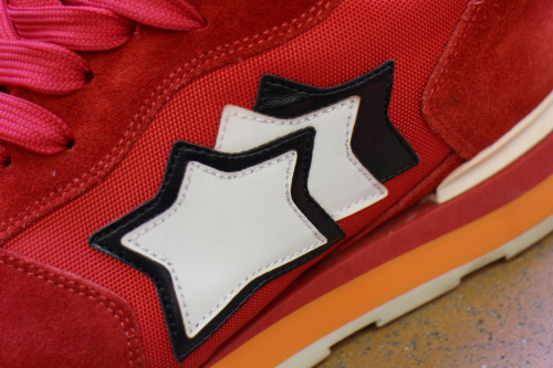 アトランティックスターズのスニーカー