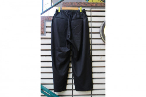 bukhtのトラウザー