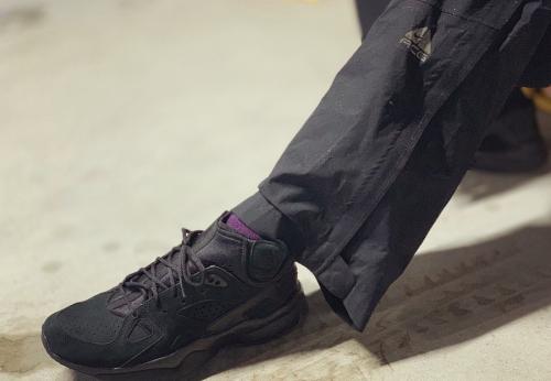 セットアップ　ゴアテックス　スニーカー