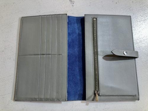 セリーヌの2つ折り財布