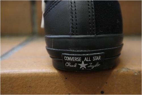 ネイバーフッドのスニーカー