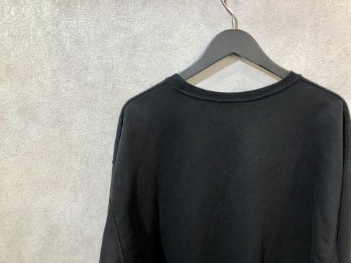 オーラリーのスウェット